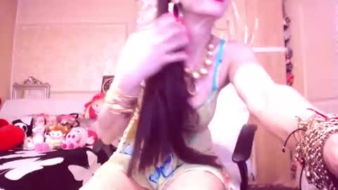 Cerise online show from May 25, 11:55 pm