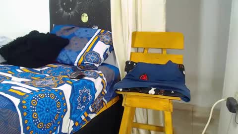 Snapshot of cesar_9623 chatting on March 8, 2:45 am cesar_9623 online show from March 8, 2:45 am