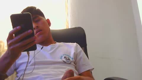 Snapshot of cesarex148 chatting on December 10, 10:16 pm Cesar online show from December 10, 10:16 pm