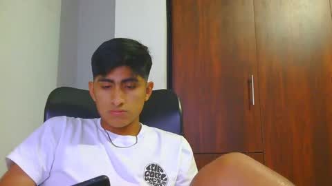 Snapshot of cesarex148 chatting on December 12, 11:58 pm Cesar online show from December 12, 11:58 pm