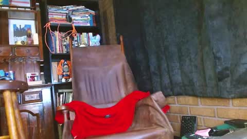 cguffey2284 online show from February 20, 12:41 am