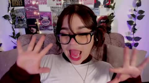 charlotte online show from May 3, 12:33 pm