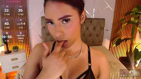 CHAARLOTTEE online show from May 21, 8:27 pm