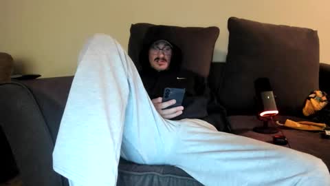 Snapshot of chadpowerz chatting on October 31, 12:44 am Lydong online show from October 31, 12:44 am