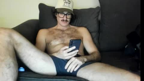 Snapshot of chadpowerz chatting on November 25, 4:01 am Lydong online show from November 25, 4:01 am