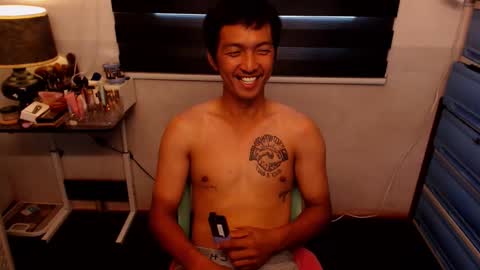 Snapshot of chaelshiecumsalot chatting on December 11, 6:36 am ChaelskieCumMachine online show from December 11, 6:36 am