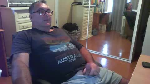 Snapshot of chalkstall chatting on December 16, 9:46 am Chalky online show from December 16, 9:46 am