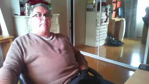 Snapshot of chalkstall chatting on September 15, 7:41 am Chalky online show from September 15, 7:41 am