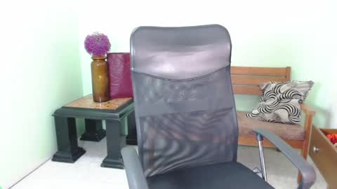 Chalon  online show from April 13, 7:41 pm