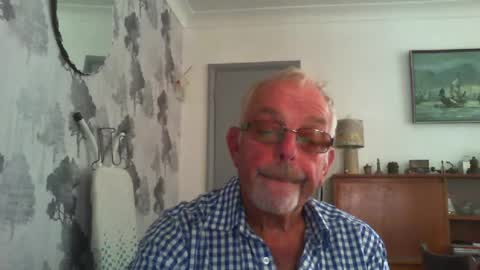 Snapshot of champers37 chatting on July 1, 8:49 am Champers online show from July 1, 8:49 am