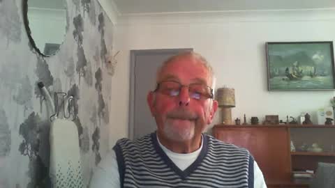 Snapshot of champers37 chatting on July 4, 7:58 am Champers online show from July 4, 7:58 am