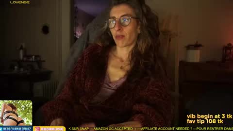 Snapshot of chanalephaz chatting on December 11, 10:27 pm Rebecca online show from December 11, 10:27 pm