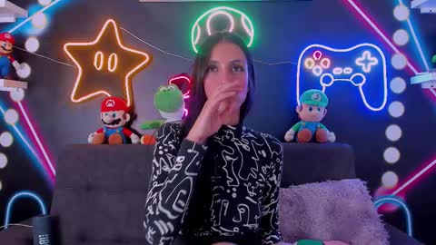 Snapshot of chaneladamss_ chatting on February 27, 10:31 pm C H A N E L online show from February 27, 10:31 pm