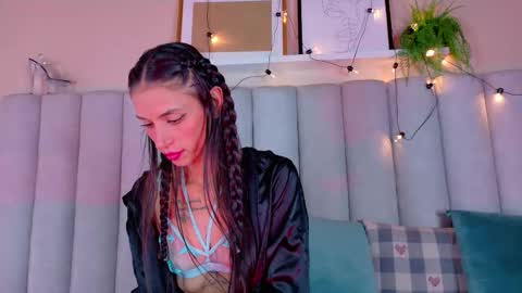 Snapshot of chaneladamss_ chatting on October 22, 3:07 am C H A N E L online show from October 22, 3:07 am