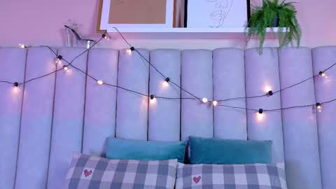 Snapshot of chaneladamss_ chatting on November 13, 4:00 am C H A N E L online show from November 13, 4:00 am