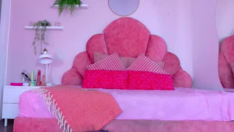 Snapshot of chaneladamss_ chatting on November 28, 3:09 am C H A N E L online show from November 28, 3:09 am