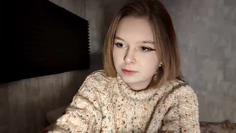 Lia online show from December 18, 7:58 am