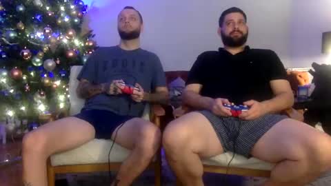 Snapshot of change340 chatting on December 19, 1:50 am TATS AND TANNED online show from December 19, 1:50 am