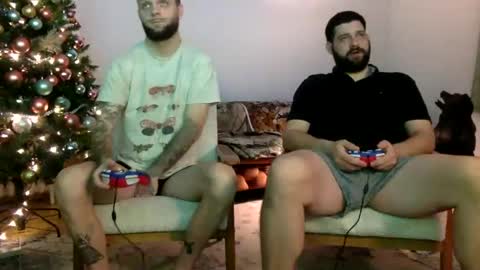 Snapshot of change340 chatting on December 28, 1:29 am TATS AND TANNED online show from December 28, 1:29 am