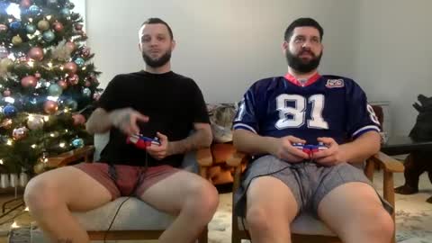 Snapshot of change340 chatting on December 28, 6:29 pm TATS AND TANNED online show from December 28, 6:29 pm