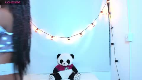 Snapshot of channel_brunette chatting on December 10, 10:37 pm Chanel online show from December 10, 10:37 pm