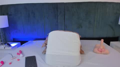 Channelfox  online show from March 18, 7:50 pm