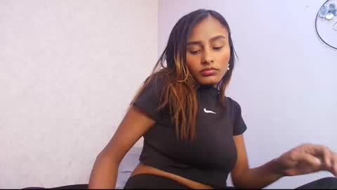 Raquel  online show from October 25, 12:02 pm