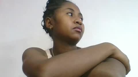 Snapshot of chantale483461 chatting on June 17, 6:16 am chantale483461 online show from June 17, 6:16 am