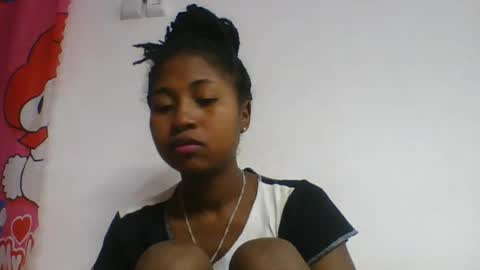 Snapshot of chantale483461 chatting on June 30, 5:19 am chantale483461 online show from June 30, 5:19 am