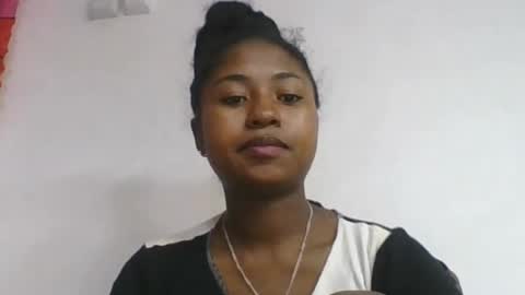 Snapshot of chantale483461 chatting on July 1, 5:31 am chantale483461 online show from July 1, 5:31 am