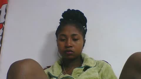 Snapshot of chantale483461 chatting on July 7, 6:05 am chantale483461 online show from July 7, 6:05 am