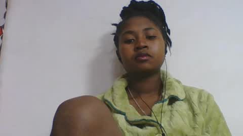 Snapshot of chantale483461 chatting on July 7, 6:47 am chantale483461 online show from July 7, 6:47 am