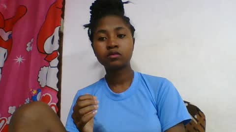 Snapshot of chantale483461 chatting on July 14, 4:50 am chantale483461 online show from July 14, 4:50 am