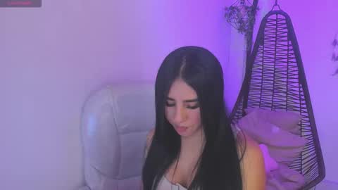 Snapshot of chantall_valkoba chatting on November 19, 4:45 am Chantall online show from November 19, 4:45 am