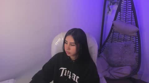 Snapshot of chantall_valkoba chatting on November 22, 5:39 am Chantall online show from November 22, 5:39 am