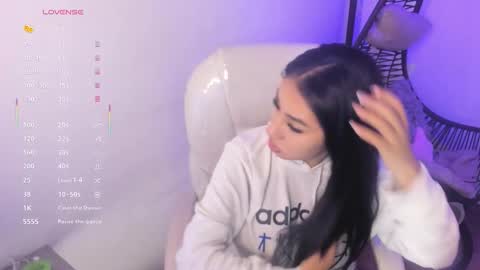 Snapshot of chantall_valkoba chatting on November 24, 4:23 am Chantall online show from November 24, 4:23 am