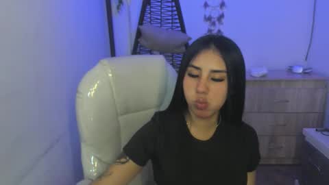 Snapshot of chantall_valkoba chatting on November 28, 4:26 am Chantall online show from November 28, 4:26 am