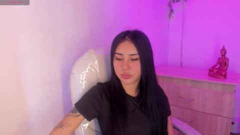 Snapshot of chantall_valkoba chatting on December 20, 4:08 am Chantall online show from December 20, 4:08 am