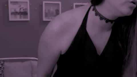 The Queen online show from December 15, 1:21 am