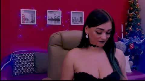 The Queen online show from January 17, 12:37 am