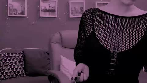 The Queen online show from February 28, 3:35 pm