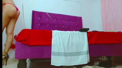 Snapshot of chantalsemenova2023 chatting on January 10, 1:32 am chantal sweety and horny latina for u online show from January 10, 1:32 am