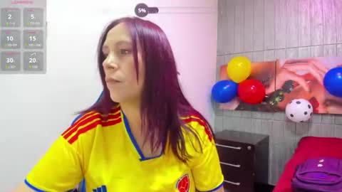 Snapshot of chantalvedette chatting on June 23, 8:40 pm online show from June 23, 8:40 pm