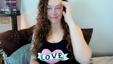 Snapshot of chantarra chatting on March 9, 6:32 pm Chantarra Chant Chanty C Lady C please not baby babe BB or other pet names online show from March 9, 6:32 pm