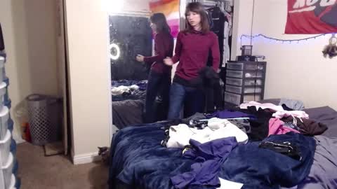 Snapshot of chaos_kat chatting on February 6, 2:11 am Chaos Kat online show from February 6, 2:11 am