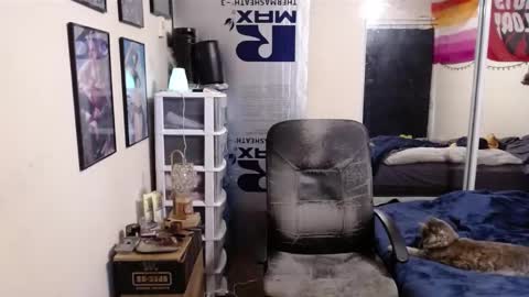 Snapshot of chaos_kat chatting on February 9, 10:43 pm Chaos Kat online show from February 9, 10:43 pm