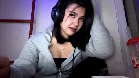 Lola online show from December 15, 1:37 pm