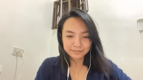 Elly online show from April 13, 1:16 pm