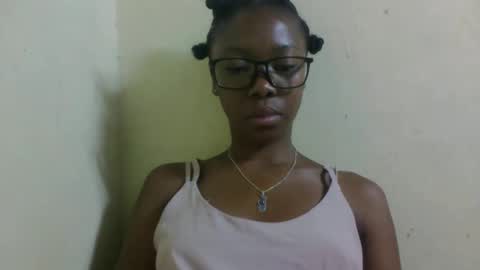 chariola0101 online show from October 21, 11:16 pm