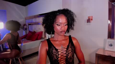 Snapshot of charis_hill chatting on February 5, 1:04 am charis_hill online show from February 5, 1:04 am